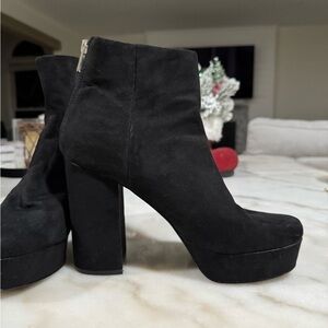 Steve Madden black platform heels